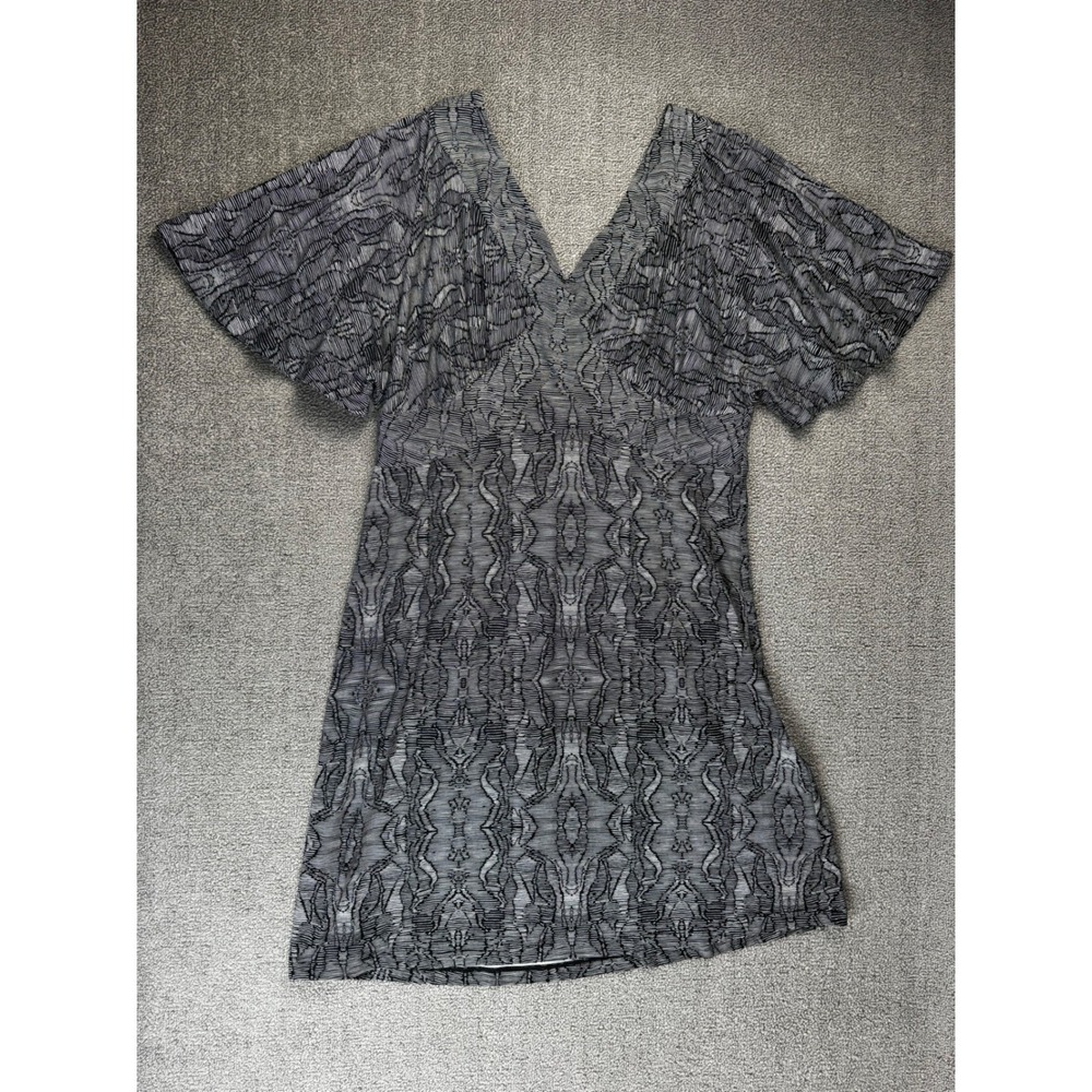 Cabi Twirl Dress Medium Black White Abstract Lace Print Flutter V-Neck‎ 4641